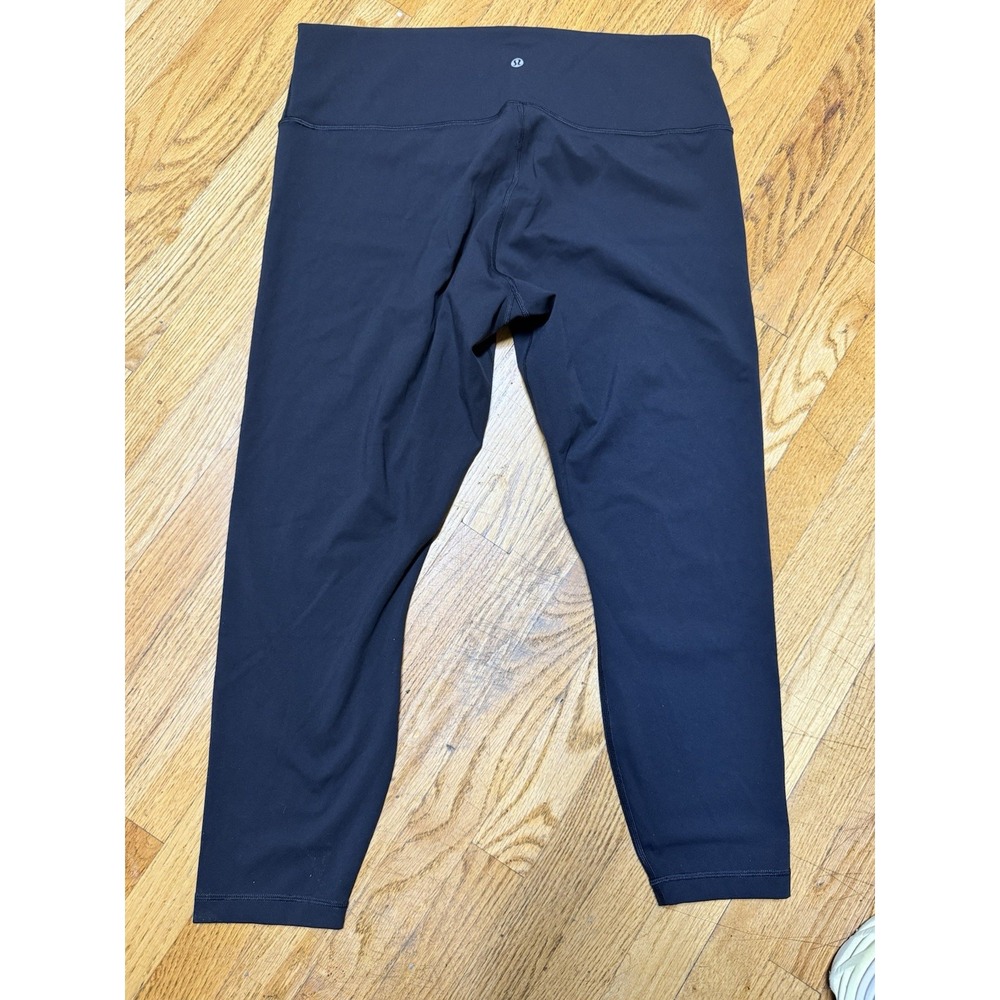 Lululemon Leggings Pants Women's Black Satin Feel‎ 25" Sz 18 Perfect Condition